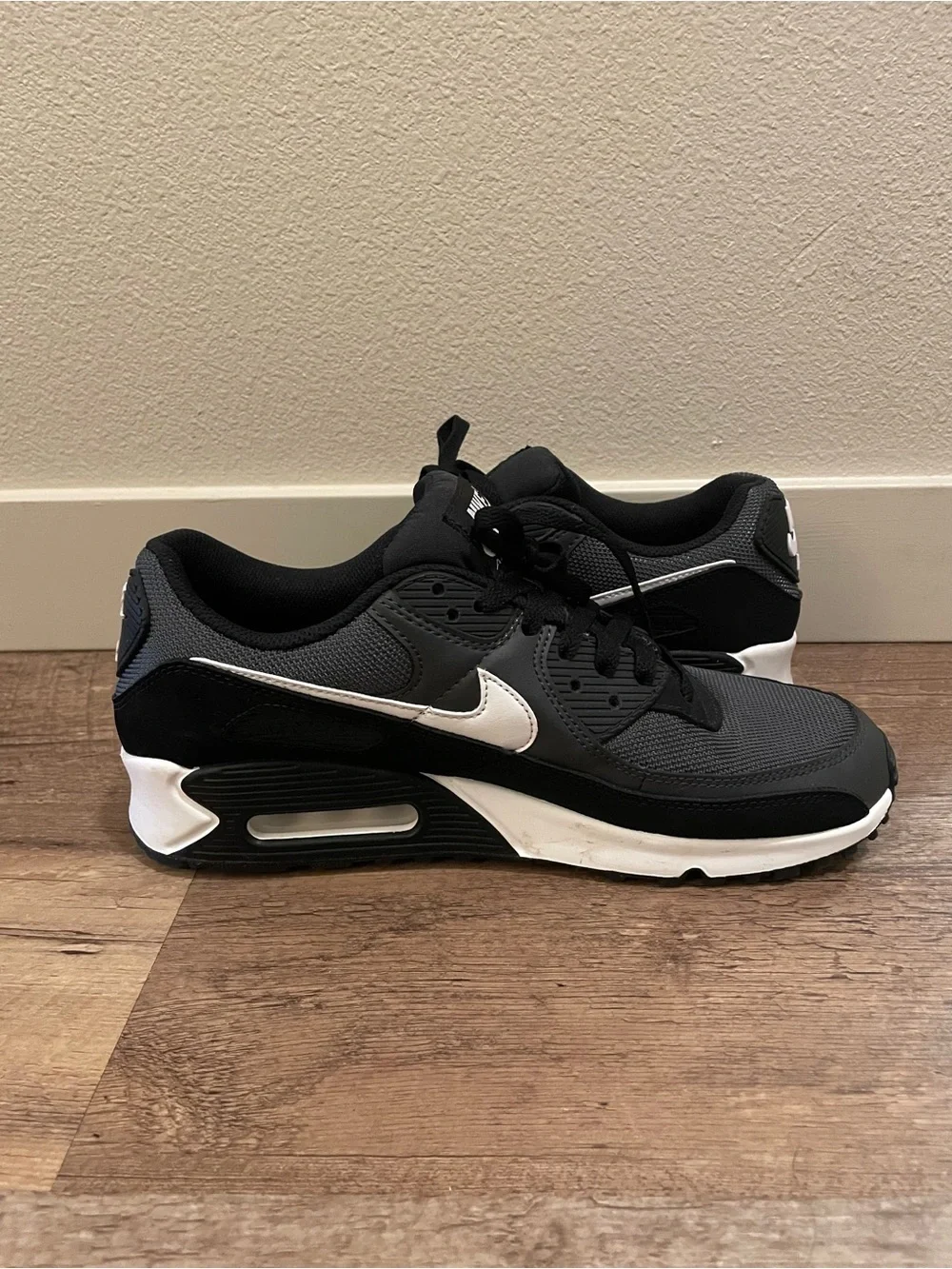 Men’s Size 10 Nike Air Max 90 Black White Iron Grey CN8490-002 Athletic Sneakers